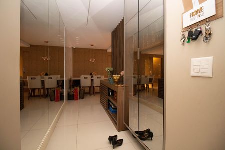 Apartamento para alugar com 145m², 3 quartos e 2 vagas Apartamento para alugar com 145m², 3 quartos e 2 vagasHall