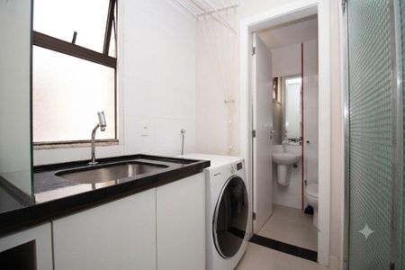 Apartamento para alugar com 145m², 3 quartos e 2 vagas Apartamento para alugar com 145m², 3 quartos e 2 vagasCozinha e Área de Serviço