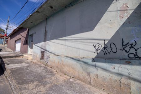 Fachada de casa à venda com 1 quarto, 360m² em Candelária, Belo Horizonte