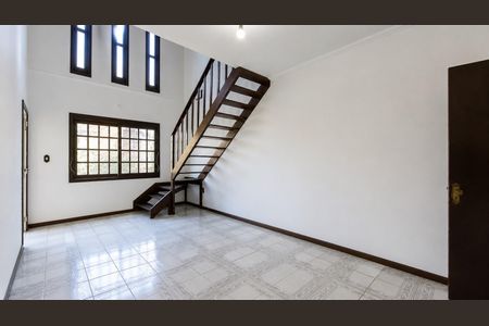 Sala de casa para alugar com 4 quartos, 520m² em Guarujá, Porto Alegre