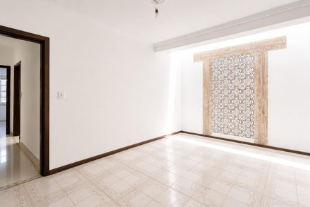 Casa para alugar com 520m², 4 quartos e 5 vagas