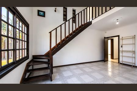 Sala de casa para alugar com 4 quartos, 520m² em Guarujá, Porto Alegre