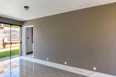 Casa para alugar com 520m², 4 quartos e 5 vagas