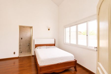 Quarto 2 de casa para alugar com 4 quartos, 520m² em Guarujá, Porto Alegre