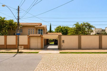 Casa para alugar com 520m², 4 quartos e 5 vagas
