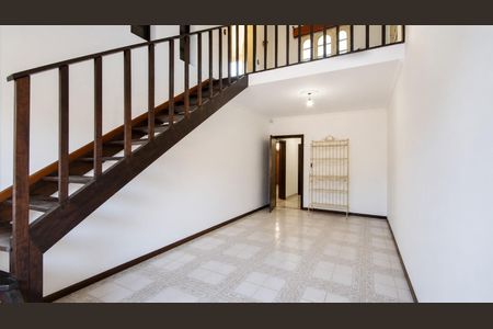 Sala de casa para alugar com 4 quartos, 520m² em Guarujá, Porto Alegre