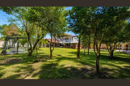 Casa para alugar com 520m², 4 quartos e 5 vagas