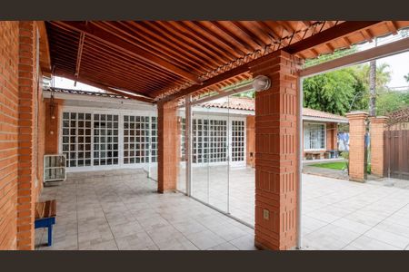 Casa para alugar com 520m², 4 quartos e 5 vagas