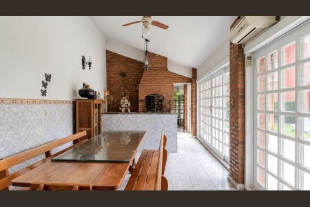 Casa para alugar com 520m², 4 quartos e 5 vagas