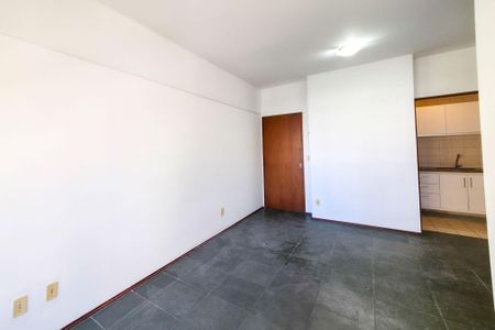 Sala de apartamento à venda com 2 quartos, 74m² em Cambuí, Campinas