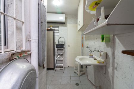 Casa à venda com 140m², 3 quartos e 2 vagasÁrea de Serviço