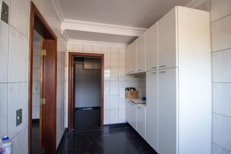 Apartamento para alugar com 226m², 4 quartos e 3 vagas Apartamento para alugar com 226m², 4 quartos e 3 vagasÁrea de Serviço