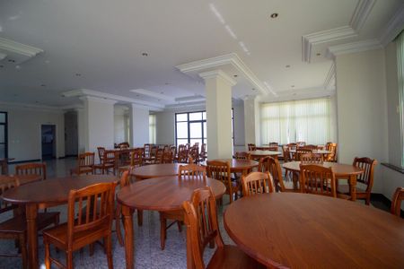 Apartamento para alugar com 226m², 4 quartos e 3 vagas Apartamento para alugar com 226m², 4 quartos e 3 vagasÁrea comum - Salão de festas