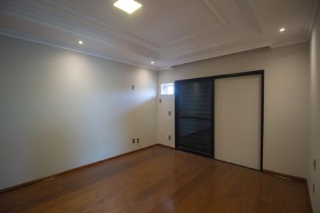 Apartamento para alugar com 226m², 4 quartos e 3 vagas Apartamento para alugar com 226m², 4 quartos e 3 vagasSuite 2