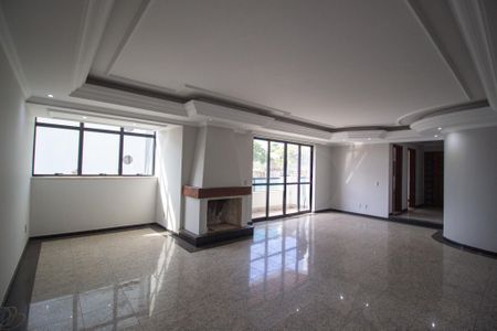Apartamento para alugar com 226m², 4 quartos e 3 vagas Apartamento para alugar com 226m², 4 quartos e 3 vagasSala