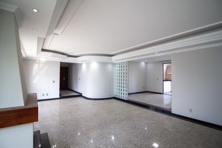 Apartamento para alugar com 226m², 4 quartos e 3 vagas Apartamento para alugar com 226m², 4 quartos e 3 vagasSala