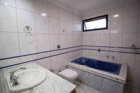 Apartamento para alugar com 226m², 4 quartos e 3 vagas Apartamento para alugar com 226m², 4 quartos e 3 vagasBanheiro da Suíte 3