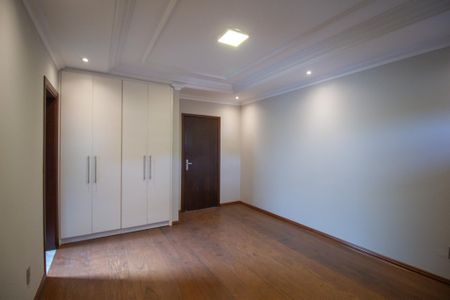 Apartamento para alugar com 226m², 4 quartos e 3 vagas Apartamento para alugar com 226m², 4 quartos e 3 vagasSuite 2