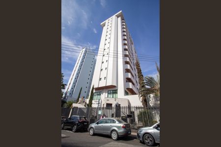 Apartamento para alugar com 226m², 4 quartos e 3 vagas Apartamento para alugar com 226m², 4 quartos e 3 vagasFachada