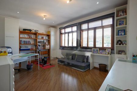 Casa à venda com 4 quartos, 446m² em Jardim Cordeiro, São Paulo