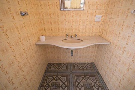 Casa para alugar com 230m², 4 quartos e 4 vagas Casa para alugar com 230m², 4 quartos e 4 vagassuite
