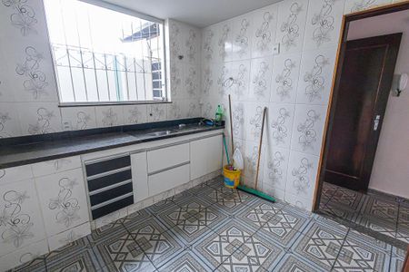 Casa para alugar com 230m², 4 quartos e 4 vagas Casa para alugar com 230m², 4 quartos e 4 vagascozinha