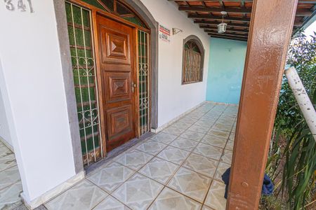 Casa para alugar com 230m², 4 quartos e 4 vagas Casa para alugar com 230m², 4 quartos e 4 vagasvaranda