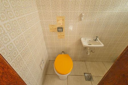 Casa para alugar com 230m², 4 quartos e 4 vagas Casa para alugar com 230m², 4 quartos e 4 vagasbanheiro / DCE