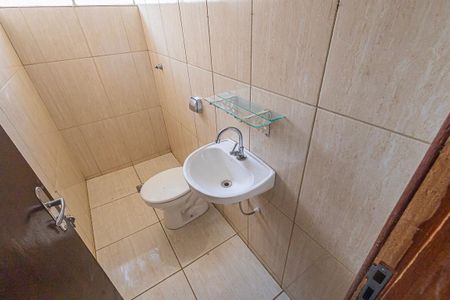 Casa para alugar com 230m², 4 quartos e 4 vagas Casa para alugar com 230m², 4 quartos e 4 vagasBanheiro / DCE