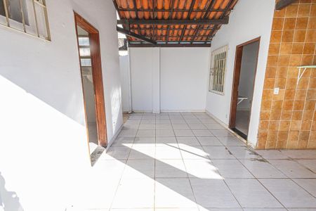 Casa para alugar com 230m², 4 quartos e 4 vagas Casa para alugar com 230m², 4 quartos e 4 vagasarea de serviço