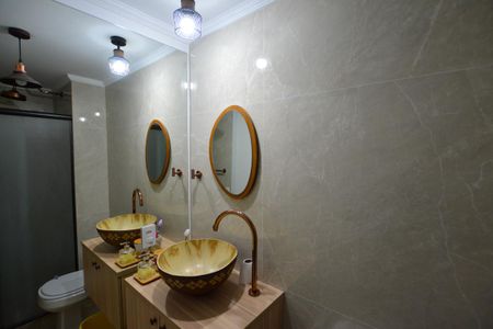 Apartamento à venda com 60m², 2 quartos e 1 vaga Apartamento à venda com 60m², 2 quartos e 1 vagaBANHEIRO
