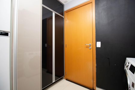 Apartamento à venda com 47m², 2 quartos e 1 vaga Apartamento à venda com 47m², 2 quartos e 1 vagaCozinha e Área de Serviço