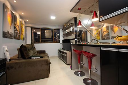 Apartamento à venda com 47m², 2 quartos e 1 vaga Apartamento à venda com 47m², 2 quartos e 1 vagaCozinha e Área de Serviço