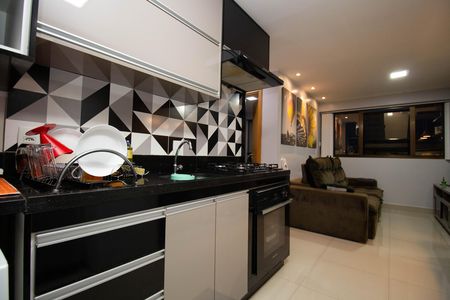 Apartamento à venda com 47m², 2 quartos e 1 vaga Apartamento à venda com 47m², 2 quartos e 1 vagaCozinha e Área de Serviço