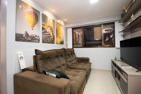 Apartamento à venda com 47m², 2 quartos e 1 vaga Apartamento à venda com 47m², 2 quartos e 1 vagaSala