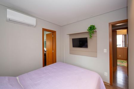 Apartamento à venda com 164m², 4 quartos e 3 vagasQUARTO3