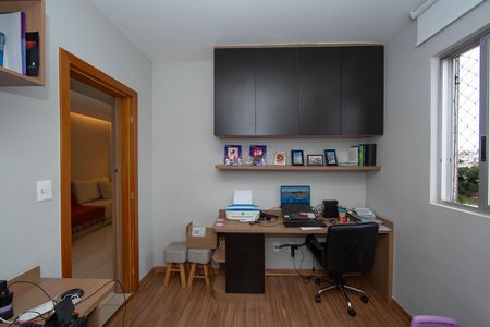 Apartamento à venda com 164m², 4 quartos e 3 vagasQUARTO4
