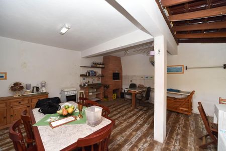 Casa à venda com 259m², 4 quartos e 3 vagasÁrea da Churrasqueira