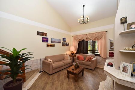 Sala de casa à venda com 4 quartos, 259m² em Jardim Itu, Porto Alegre