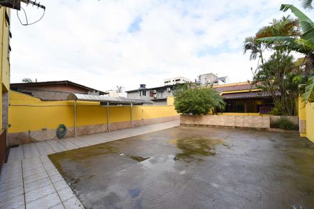 Casa à venda com 259m², 4 quartos e 3 vagasQuintal