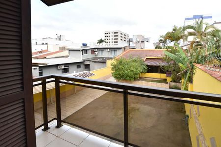 Casa à venda com 259m², 4 quartos e 3 vagasSacada do Quarto 3