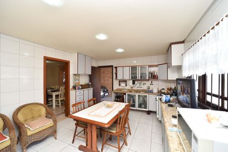 Casa à venda com 259m², 4 quartos e 3 vagasCozinha