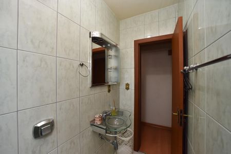Casa à venda com 259m², 4 quartos e 3 vagasBanheiro 1