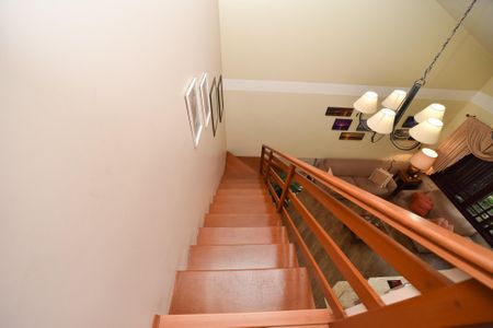 Casa à venda com 259m², 4 quartos e 3 vagasEscada