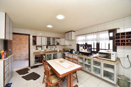 Casa à venda com 259m², 4 quartos e 3 vagasCozinha