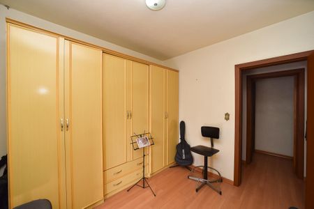 Quarto 1 de casa à venda com 4 quartos, 259m² em Jardim Itu, Porto Alegre