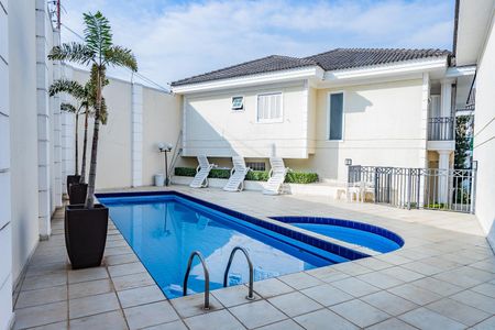 Casa de condomínio à venda com 230m², 3 quartos e 4 vagas Casa de condomínio à venda com 230m², 3 quartos e 4 vagasÁrea comum - Piscina