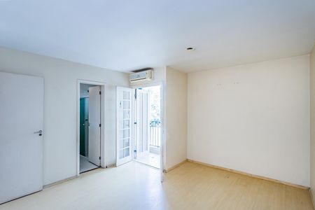 Casa de condomínio à venda com 230m², 3 quartos e 4 vagas Casa de condomínio à venda com 230m², 3 quartos e 4 vagasSuite 1