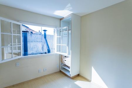 Casa de condomínio à venda com 230m², 3 quartos e 4 vagas Casa de condomínio à venda com 230m², 3 quartos e 4 vagasSuite 3