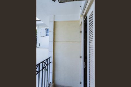 Casa de condomínio à venda com 230m², 3 quartos e 4 vagas Casa de condomínio à venda com 230m², 3 quartos e 4 vagasVaranda suite 1